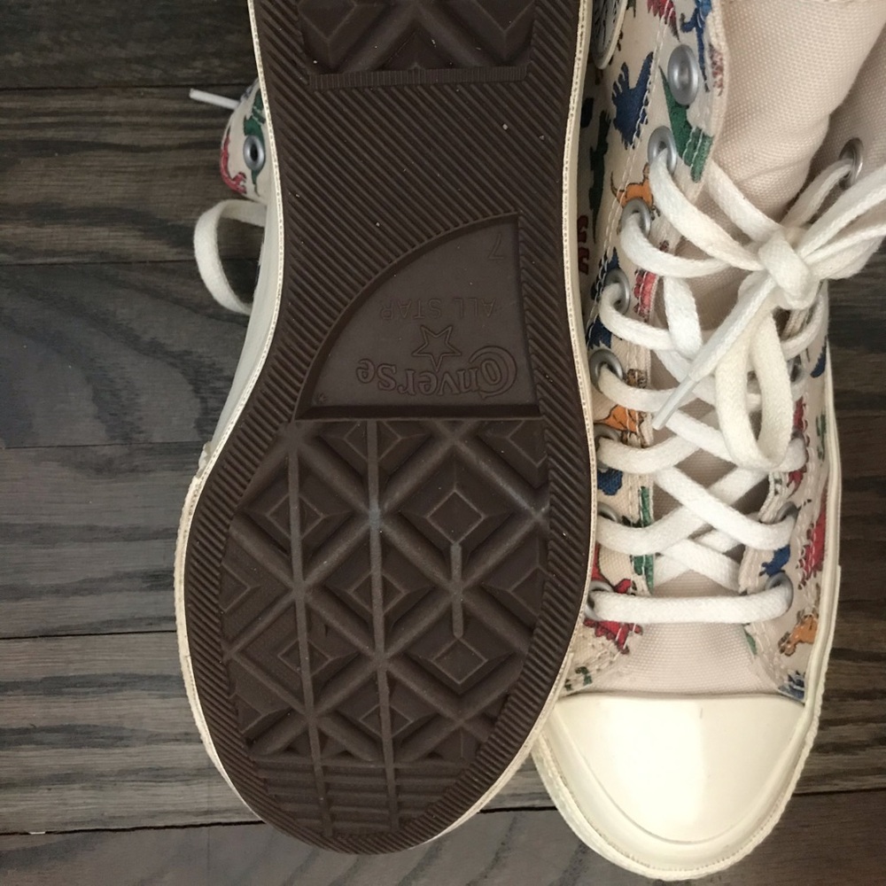 Dinosaur print high top Converse - Picture 2 of 7
